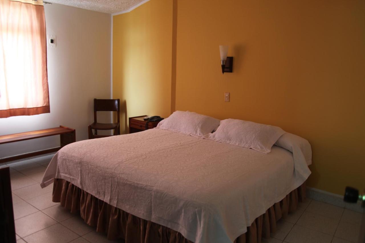Hotel Bachue Хирардот Екстериор снимка
