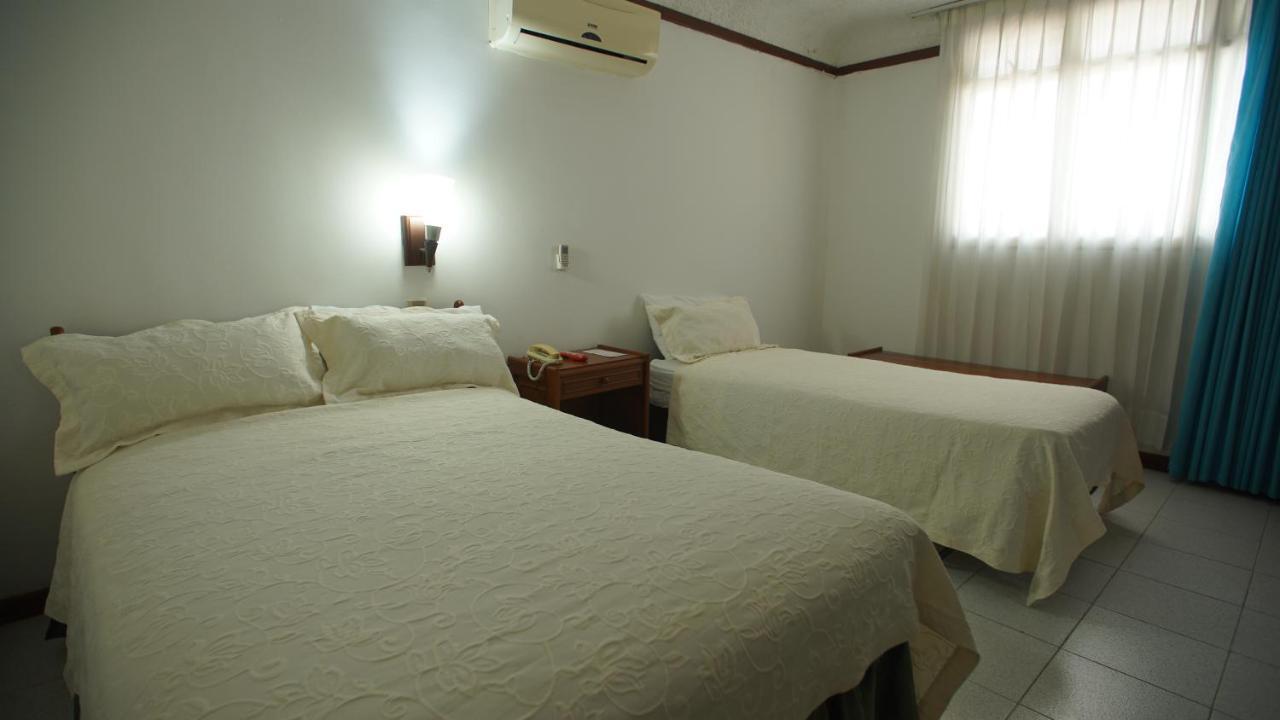 Hotel Bachue Хирардот Екстериор снимка